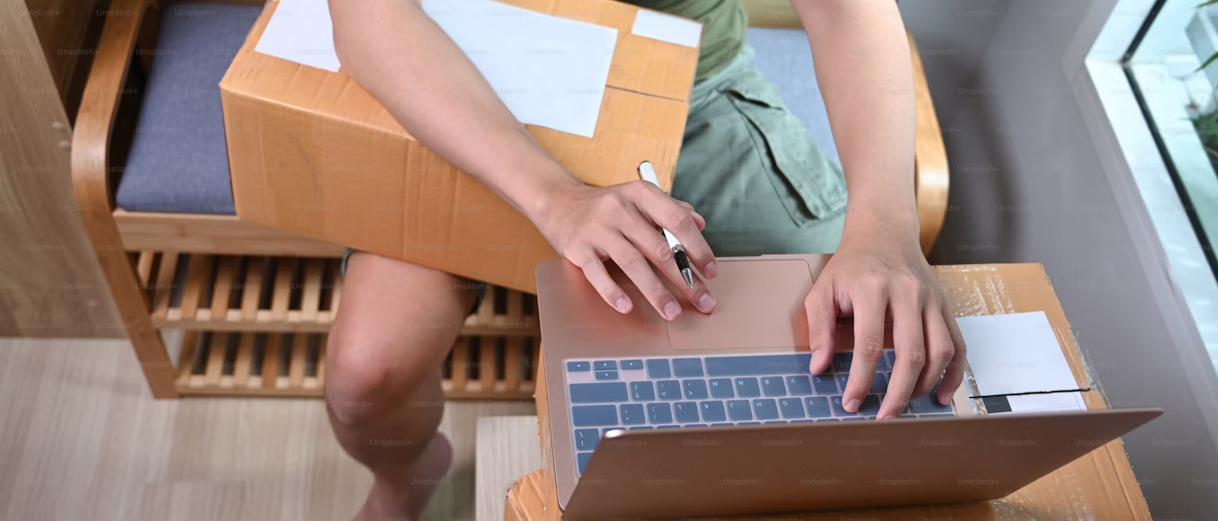 Empreendedor MEI planejando importação